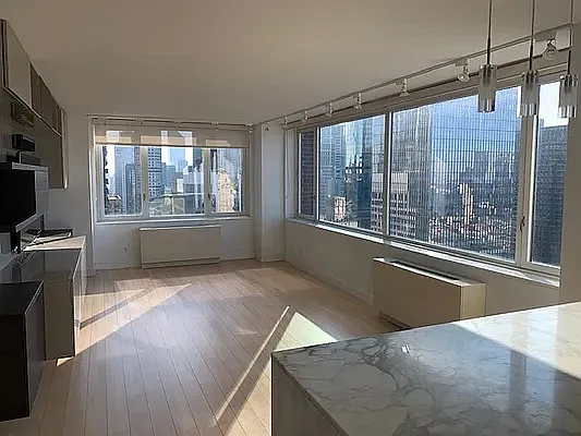 Rented by Marc Alloul, LREB | media 23