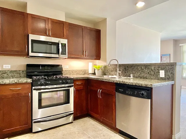1 bed, 850 sqft, $3,500 — Photo 3