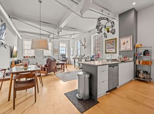 46 N Front St APT 3, Philadelphia, PA 19106