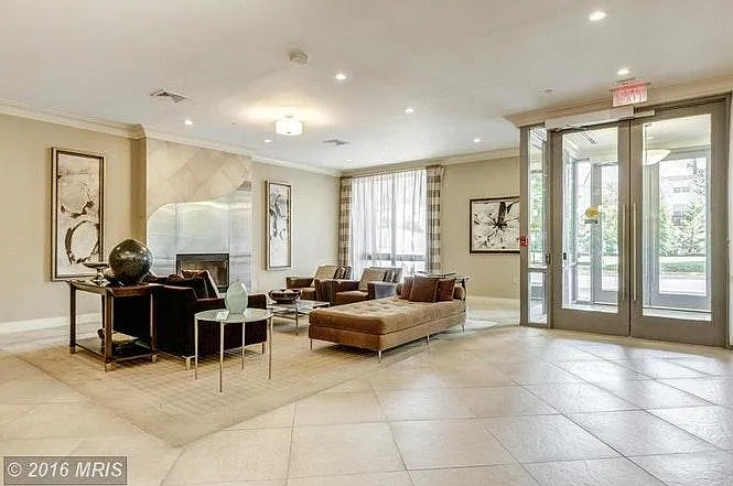 2451 Midtown Ave #16 — Photo 18