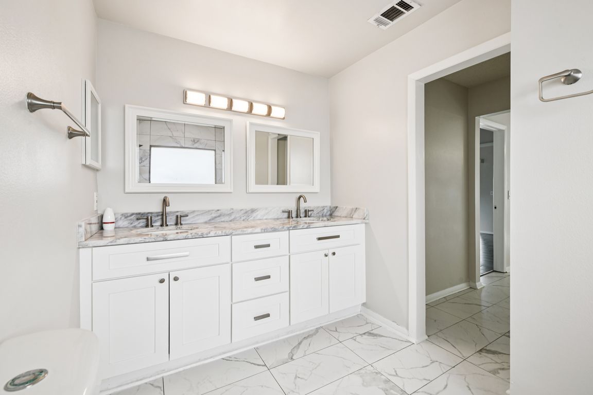 Chicago Woods Cir-0306-028.jpg