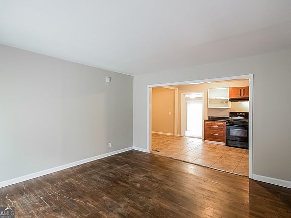 4th image of 2335 Baywood Dr