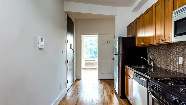 Rented by Evergreen Realty & Investments | media 27