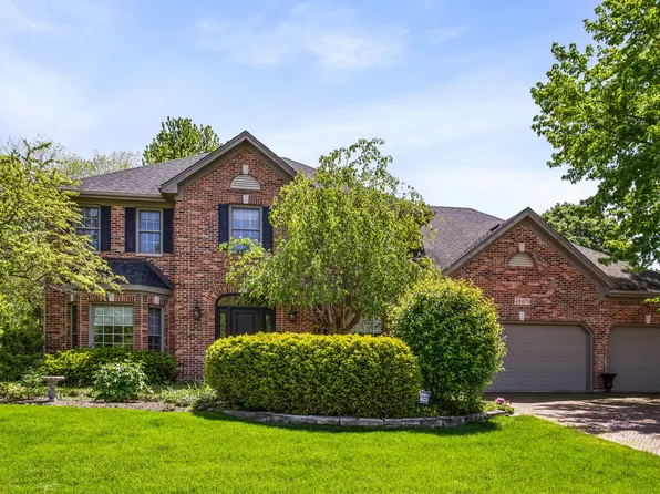 4N475 S Robert Frost Cir, St Charles, IL 60175