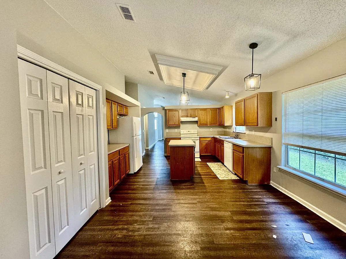 Building Photo - 12295 Sumter Square Dr E