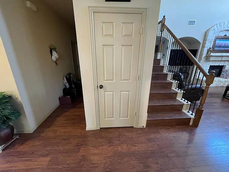 12812 Outlook Ave — Photo 6