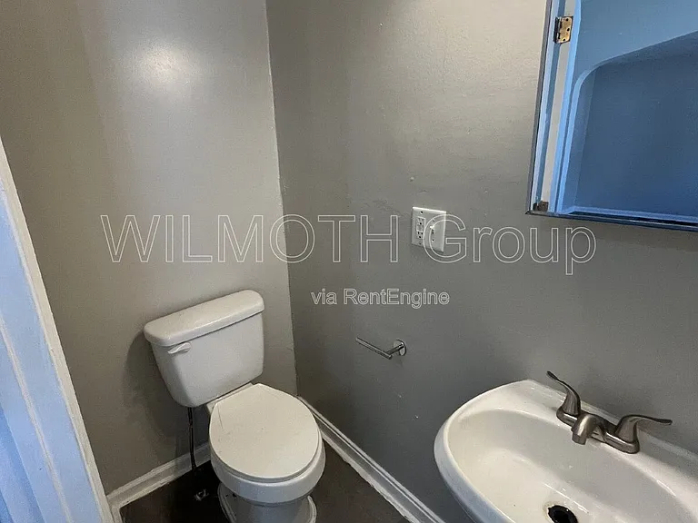 320 N Sherman Dr #A — Photo 8