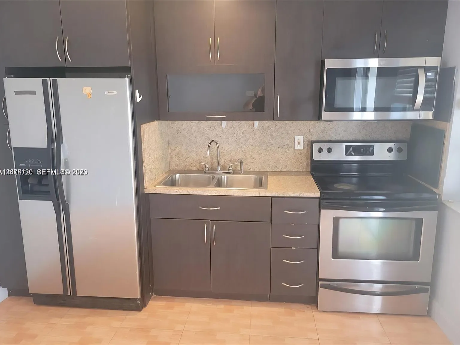 2 bed, 950 sqft, $2,100 — Photo 1