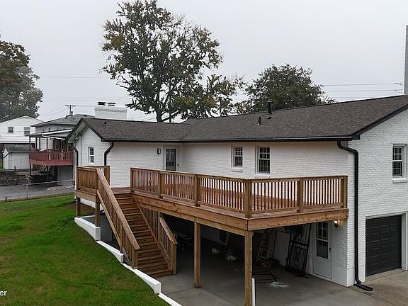 4th image of 2718 Hounz Ln