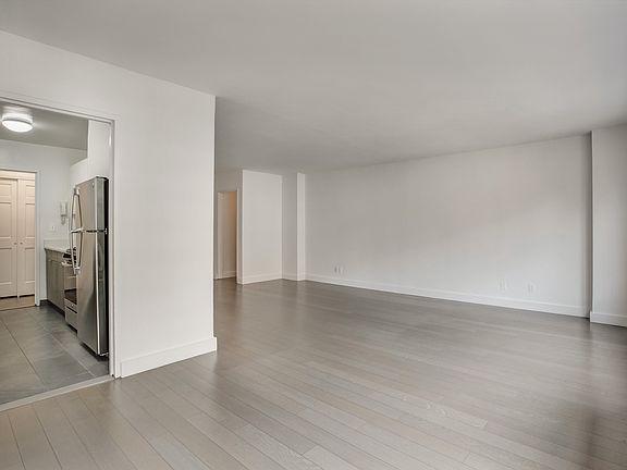 3rd image of 120 E 34th St APT 6F