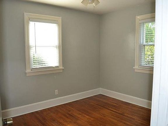 3rd image of 2704 Parkside Ave