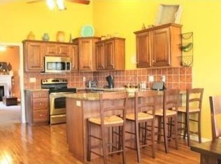 4413 SW Cambridge Ave, Topeka, KS 66610