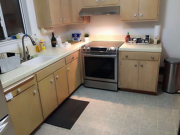 2nd image of 154 Canterbury Ave
