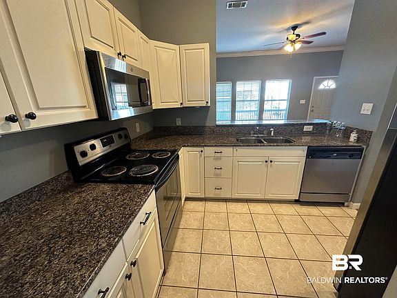 5th image of 4 Yacht Club Dr APT 132