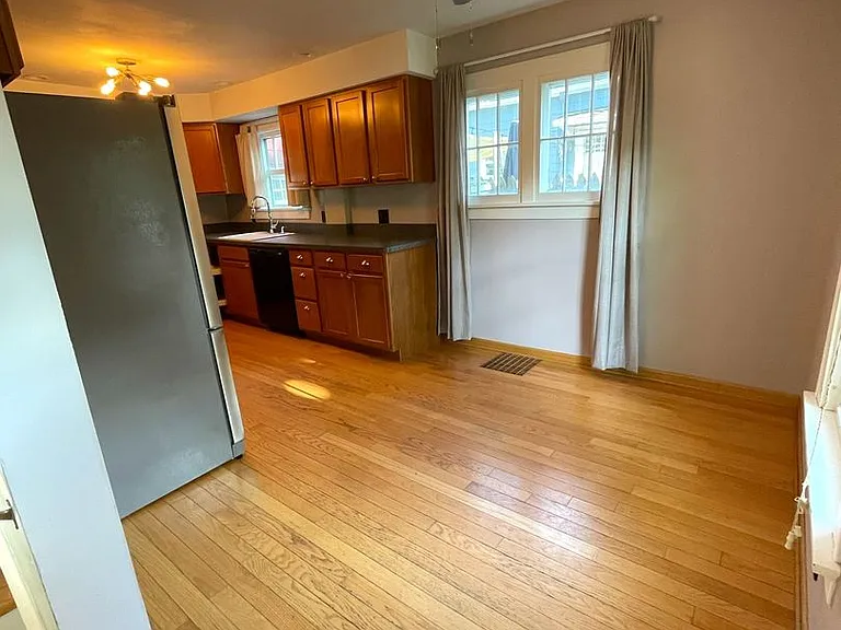 1404 E Park Pl — Photo 18