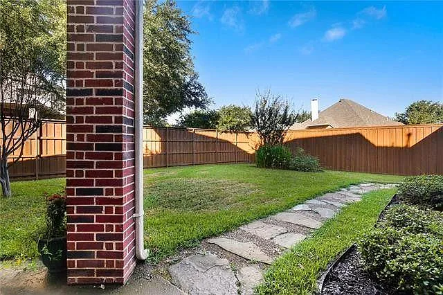 1340 Coral Dr — Photo 24