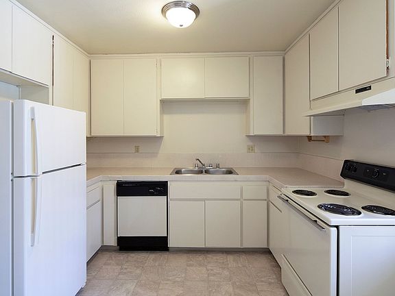 4th image of 5494 Reservoir Dr Unit C16