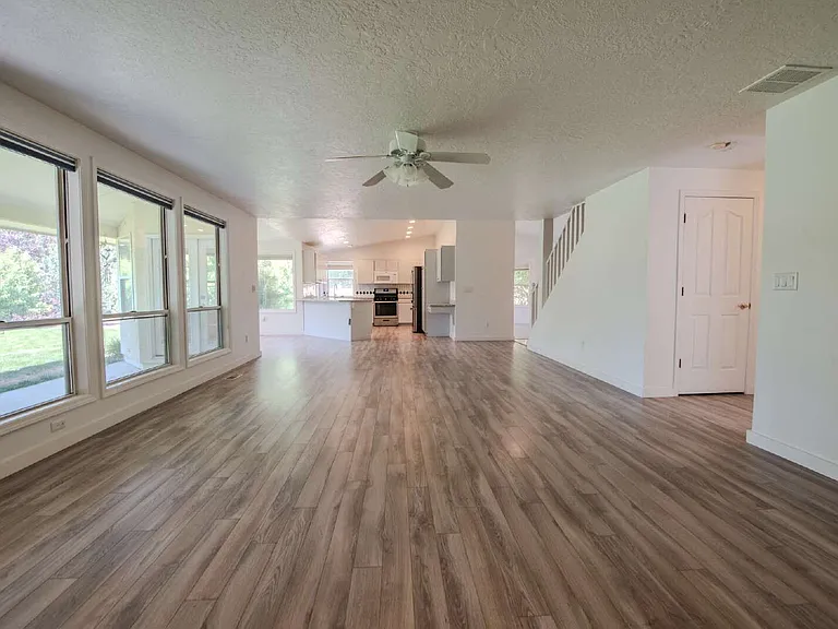 5643 N Citadel Way — Photo 11