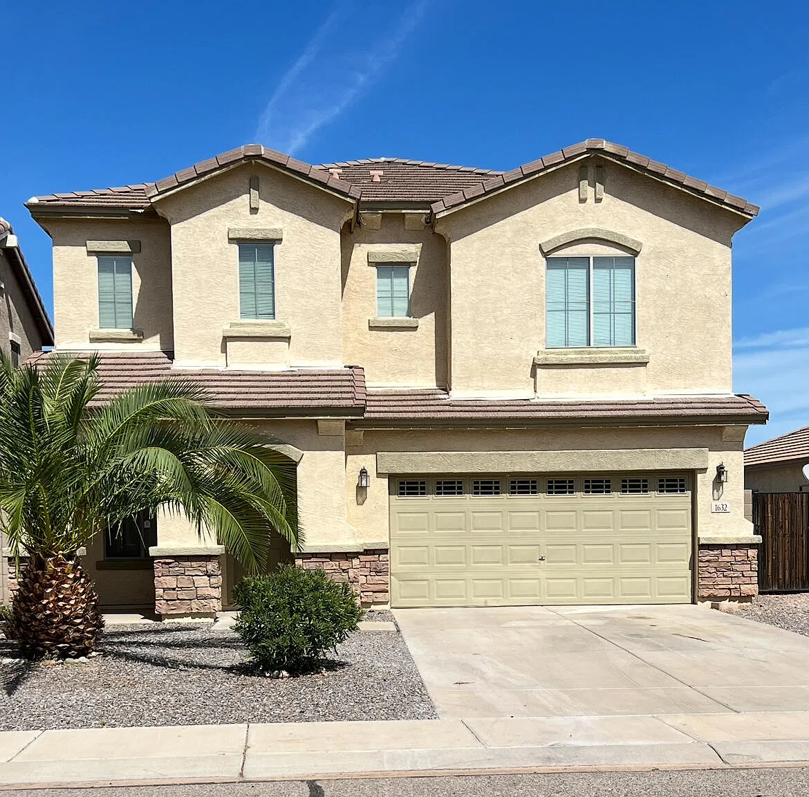 4 bed, 3.5 bath, 2883 sqft, $2,350 — Photo 1