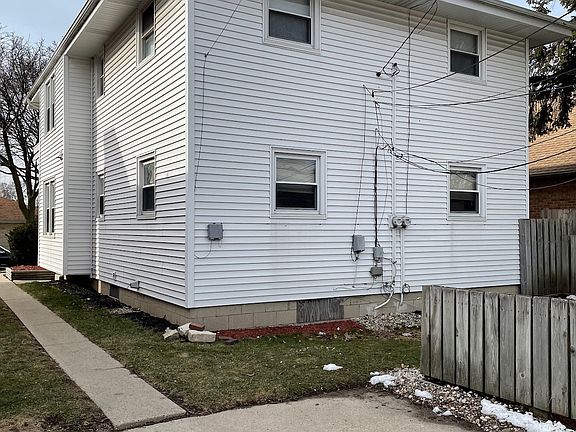 3rd image of 7406 W Derby Pl #7406