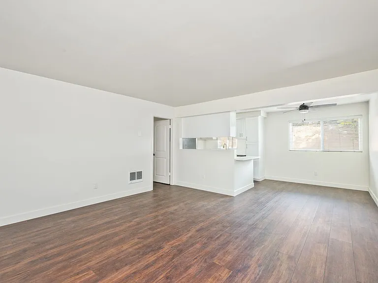 1318 Agate St — Photo 13