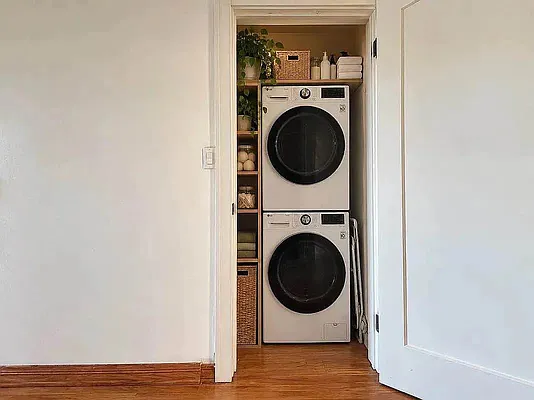 Laundry, photo 1