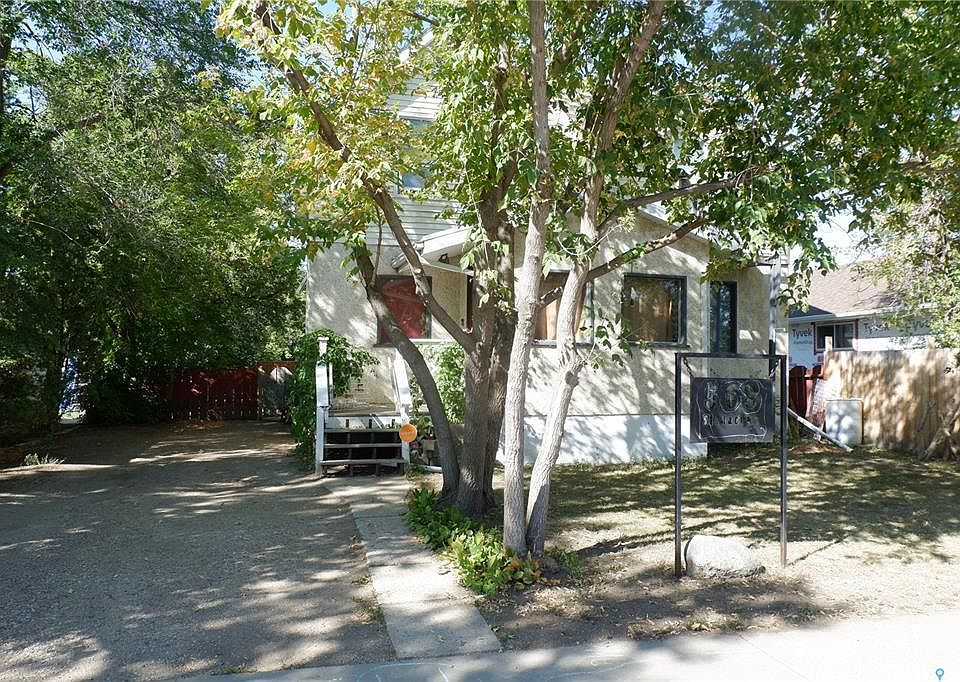 1st image of 568 Stadacona St W