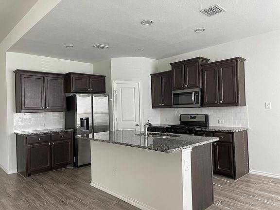 2nd image of 1736 Emilia Dr