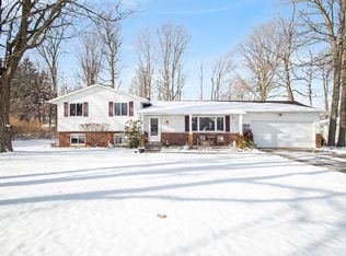 61527 Greentree Dr, South Bend, IN