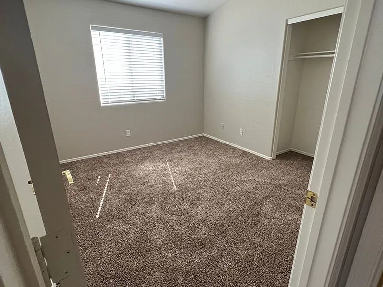 33889 N Barbara Dr — Photo 20