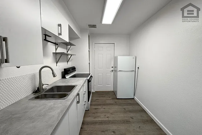 1320 N 48th Pl #2 — Photo 7