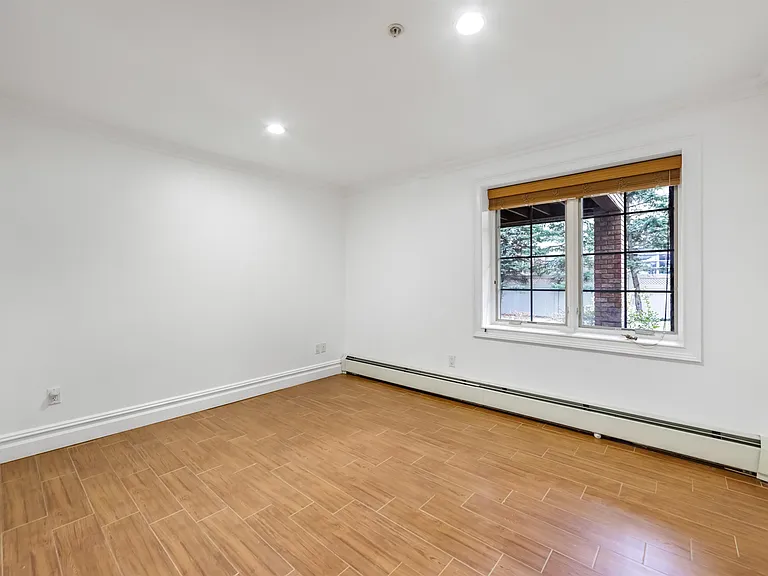 2132 Linwood Ave #C — Photo 11
