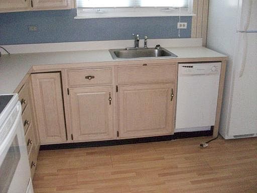 4th image of 9028 N Mansfield Ave