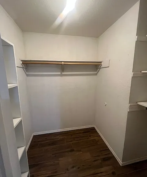 409 Walnut Creek Dr — Photo 8