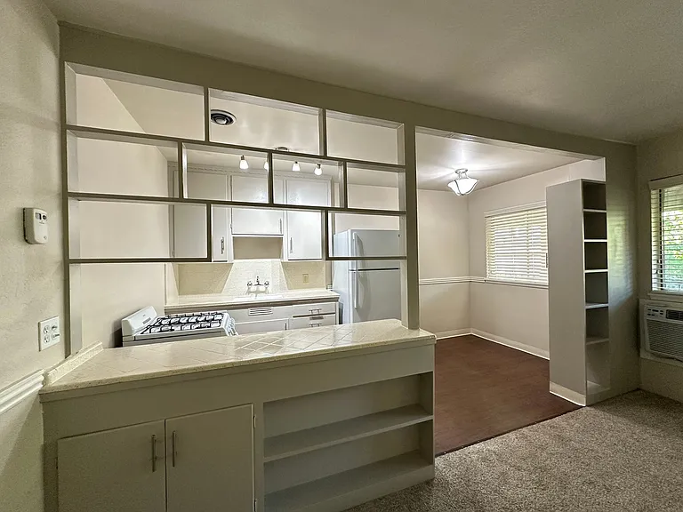 2508 L Street Classic Midtown Living — Photo 10