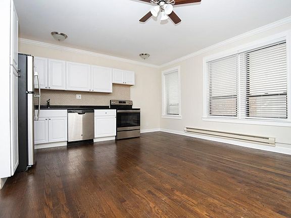 3rd image of 3345-46 N Marshfield Ave #3345-407