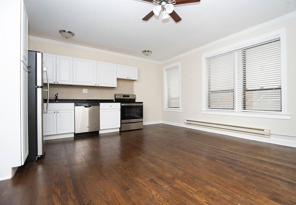 1st image of 3345 N Marshfield Ave APT 308