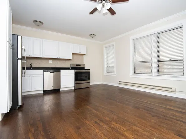 3345 N Marshfield Ave, Chicago, IL