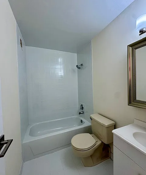 2955 Shell Rd #J7 — Photo 4