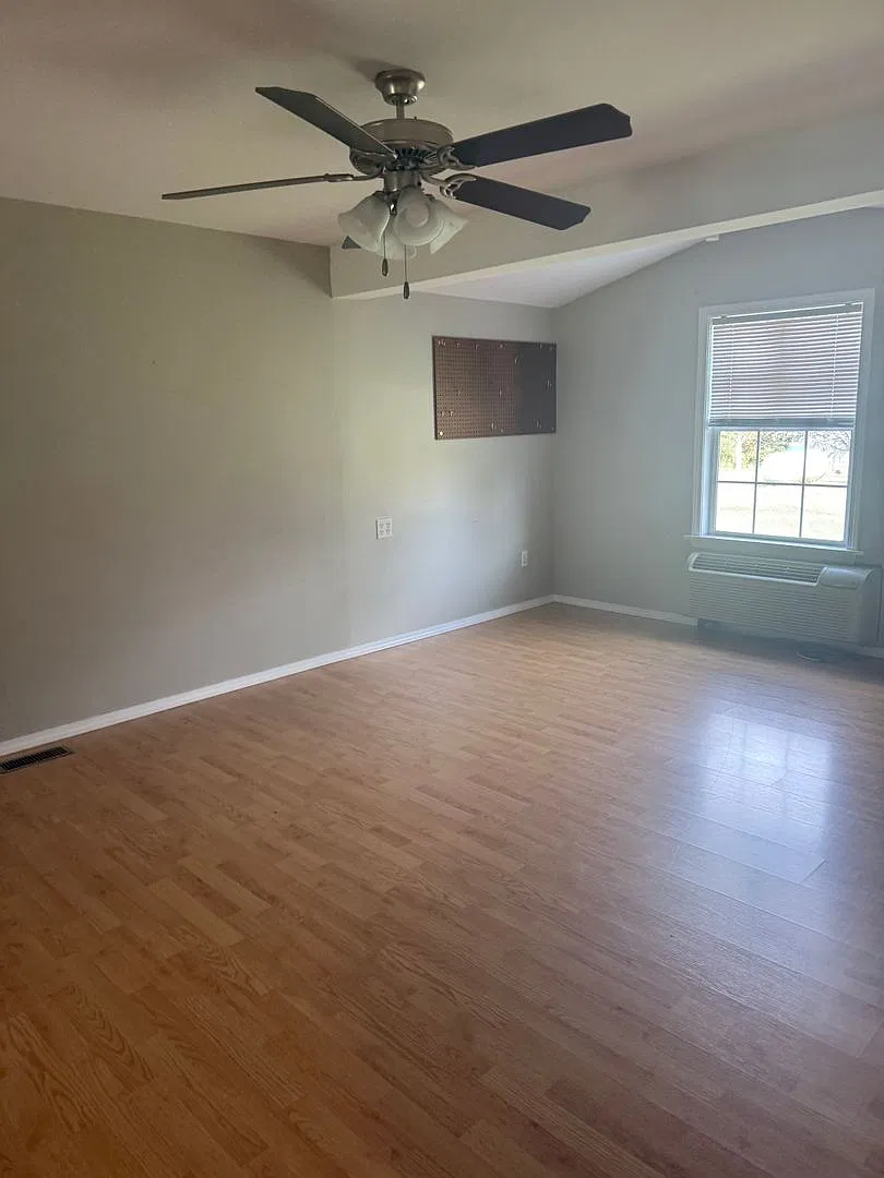 Beautiful 3 bed 2 bath home — Photo 3