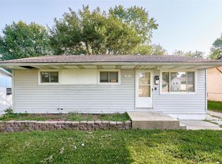 125 Perthshire Rd, Saint Louis, MO 63137