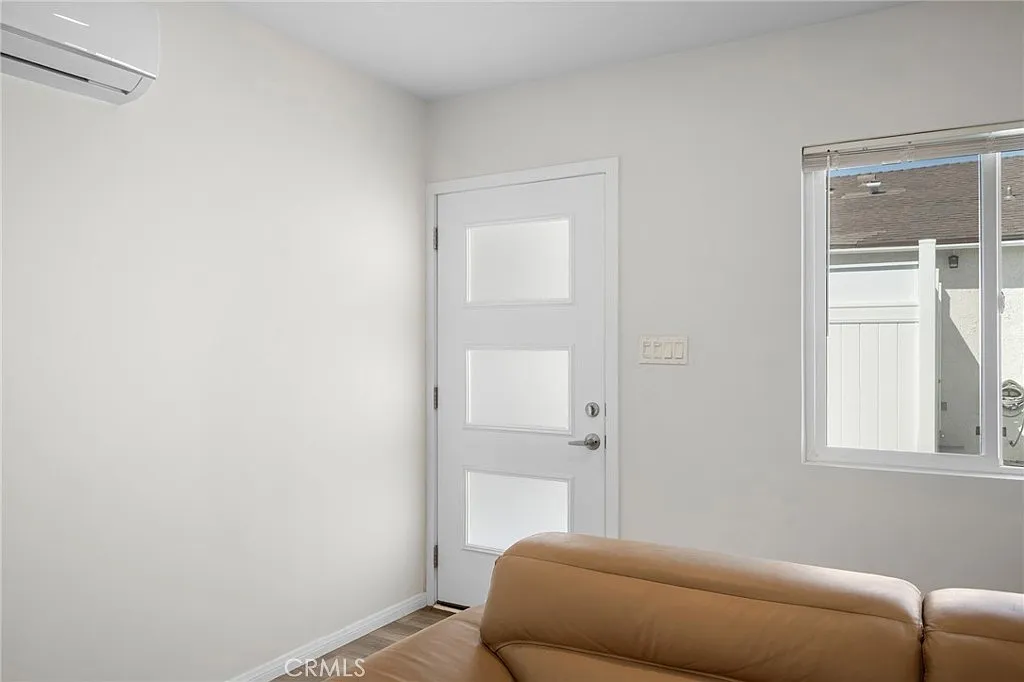2 bed, 832 sqft, $2,800 — Photo 2
