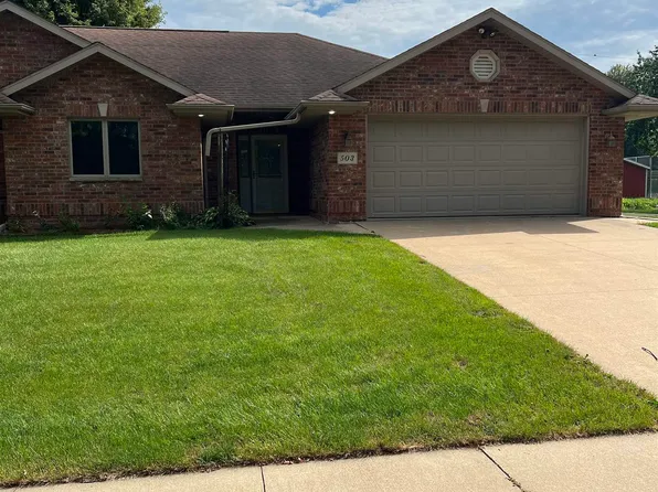 503 Edwards St SW, Epworth, IA 52045