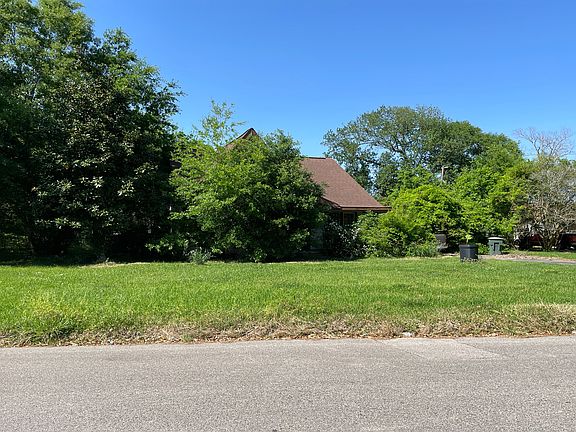 2nd image of 4135 Ashland Dr