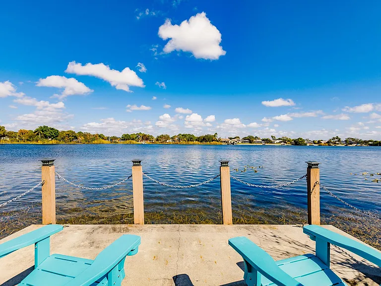 Sunk- in patio over Lake, Kayak Access with lake ladder