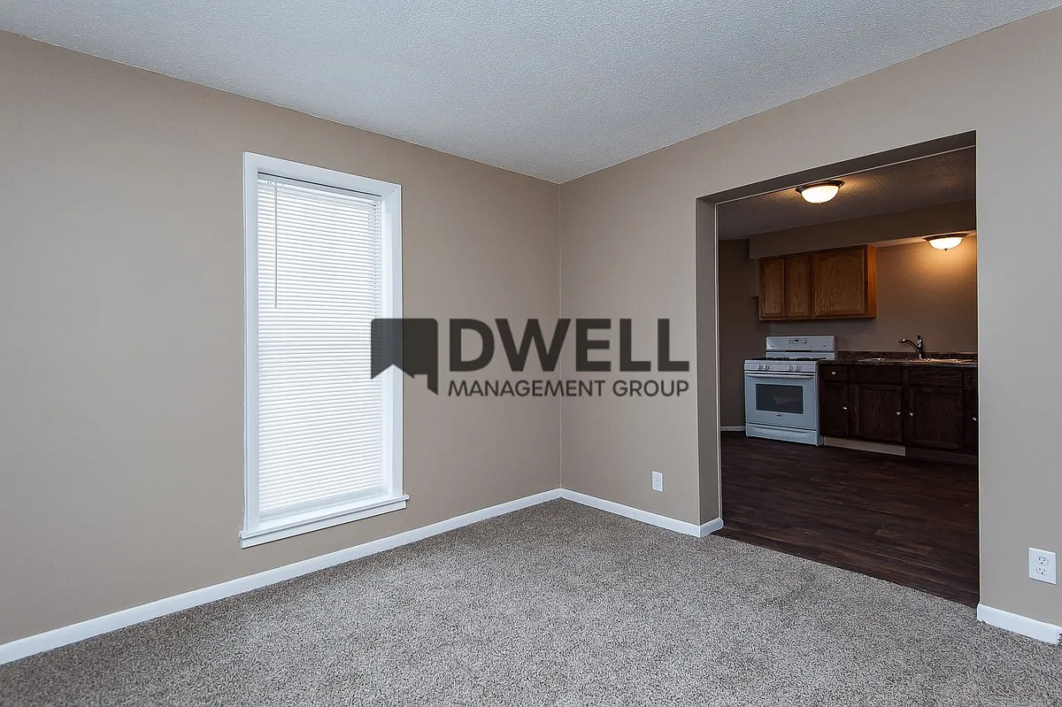 Building Photo - 723 E Center St #1