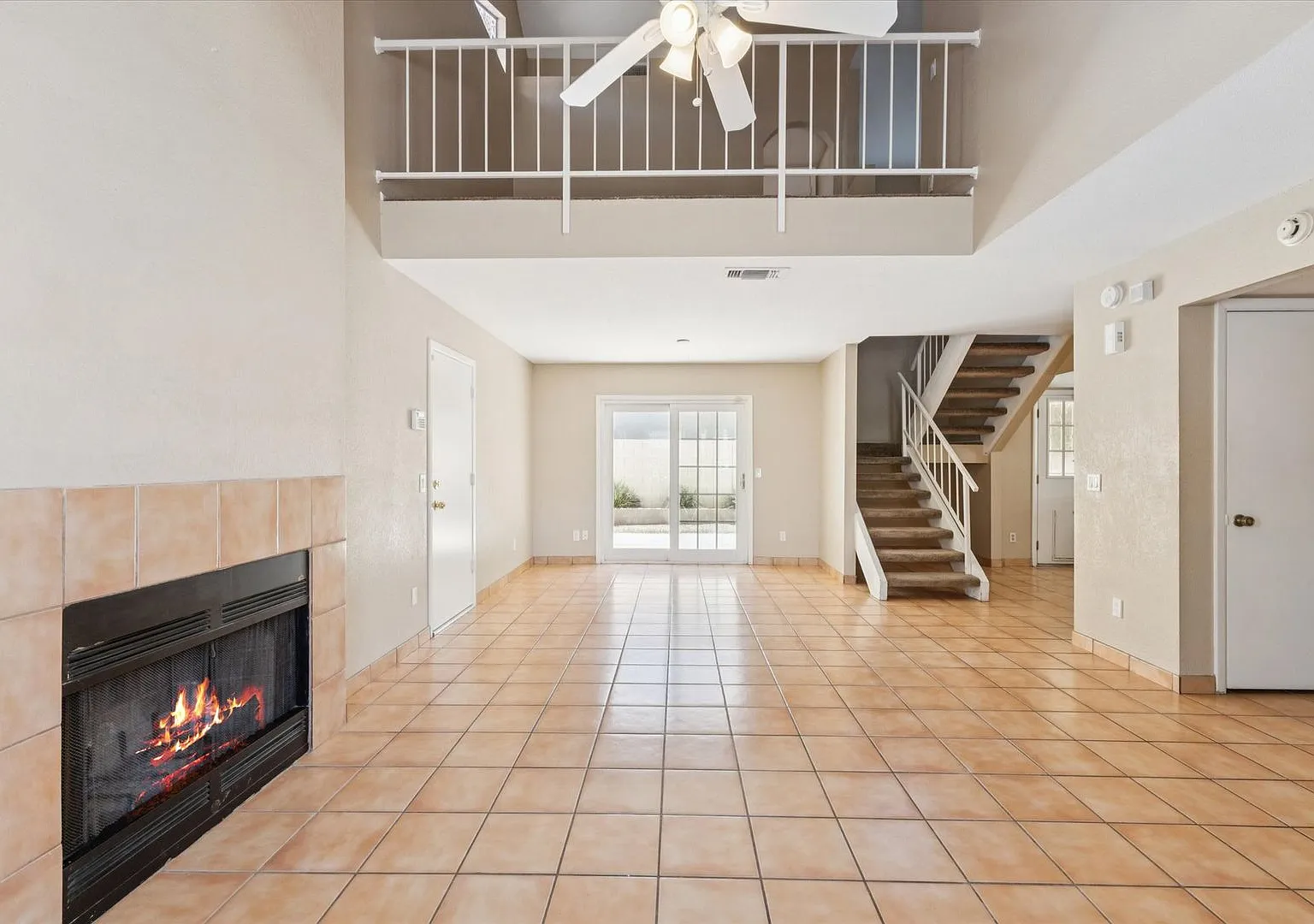 Coming Soon! 3 BR/3BA | Newly Renovated Single Family Home | 1-Car Garage Parking | In Chandler! — Photo 4