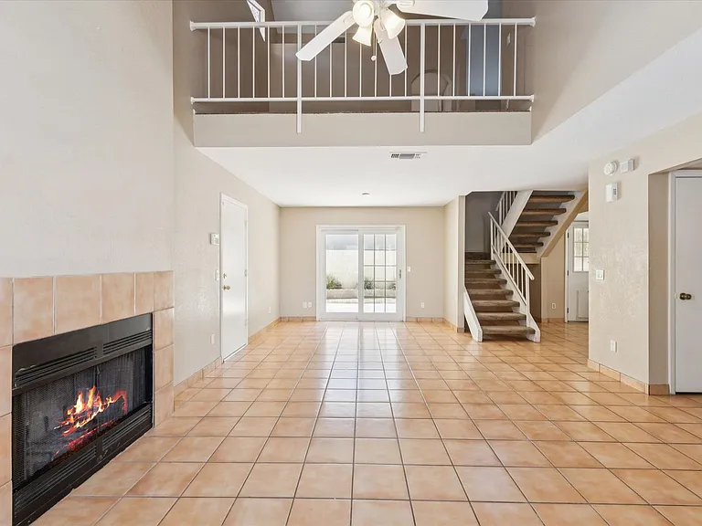1743 E Tara Dr — Photo 4