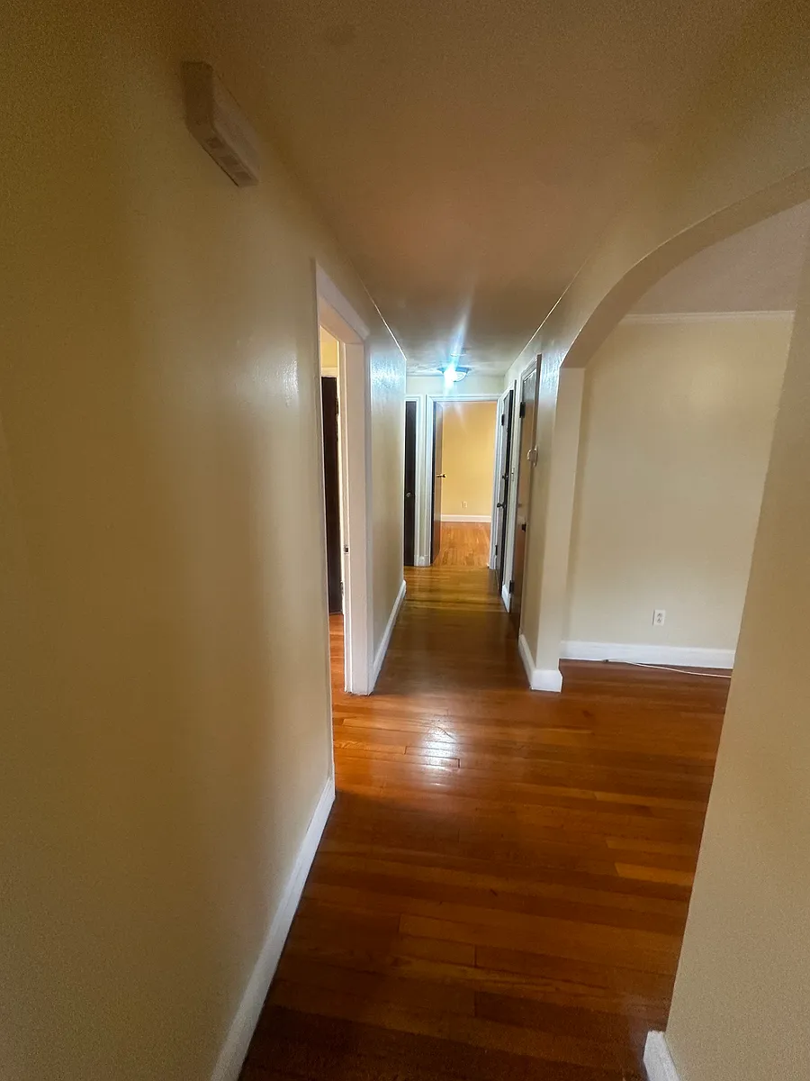 Building Photo - 296 Wood Ave #2