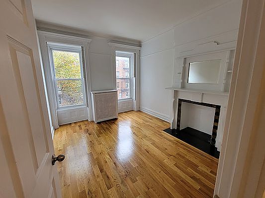 3rd image of 748 Lincoln Pl #3BB